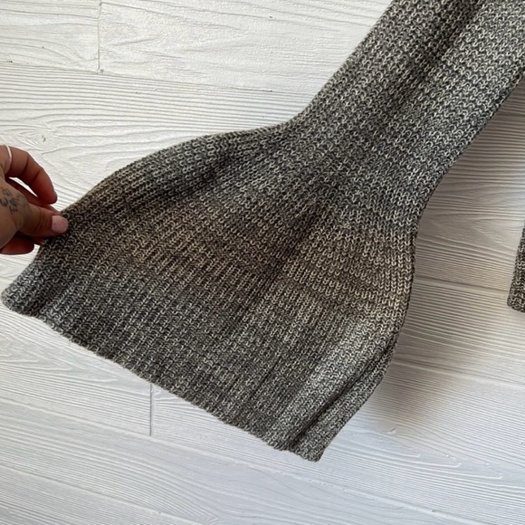 🏠 Jack BB Dakota gray super flared cuff sweater knit size large - Picture 4 of 5